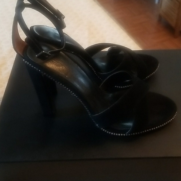 Heels - Picture 1 of 6